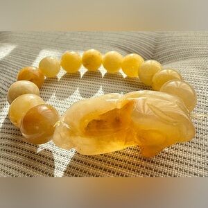 Natural stone Yellow jadeite jade handcarved pixiu bead stretch vintage bracelet